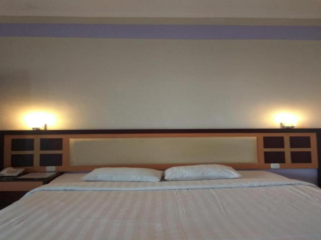 Graha Hotel Sragen Exterior foto